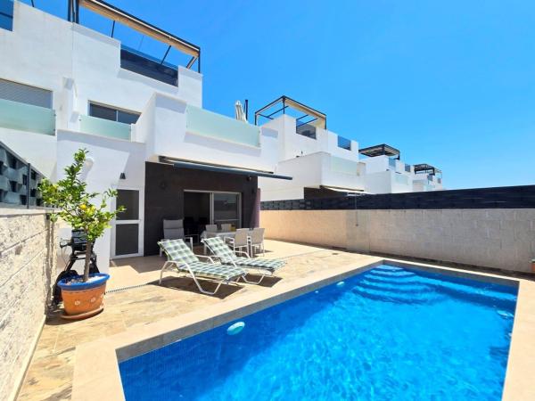 Частный шале на продаже в Casa o chalet en Calle Guadalajara, Lo Marabú, Rojales, Рохалес photo 1