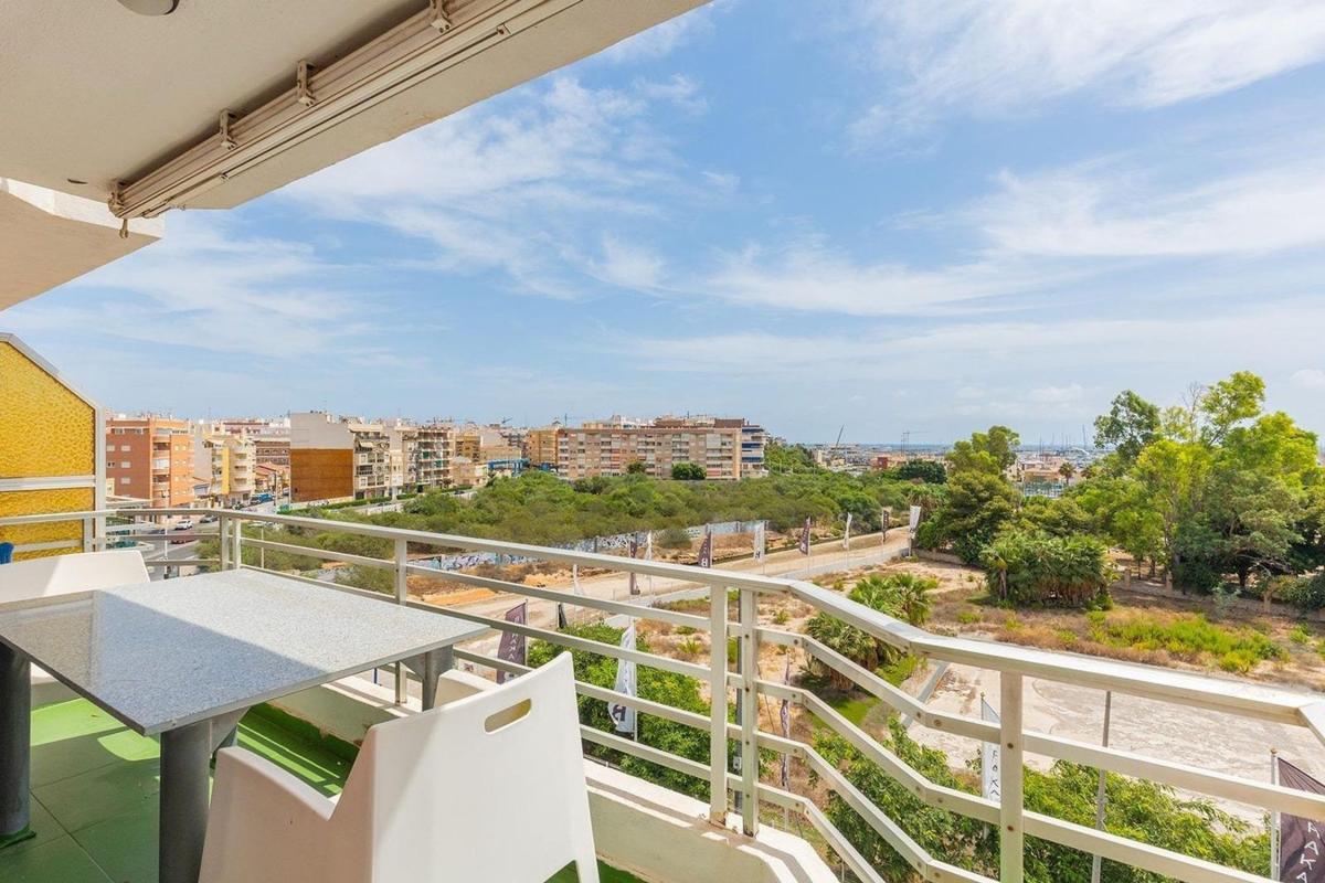 Venta de piso en Piso en Avenida Doctor Gregorio Marañón, 30, El Acequión, Torrevieja, Torrevieja
 photo 2