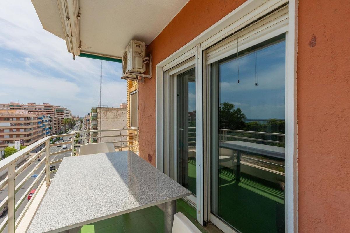 Venta de piso en Piso en Avenida Doctor Gregorio Marañón, 30, El Acequión, Torrevieja, Torrevieja
 photo 4