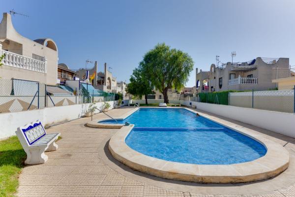 Chalet adosado en Urbanización Doña Inés, 72, La Siesta - El Salado - Torreta, Torrevieja photo 1