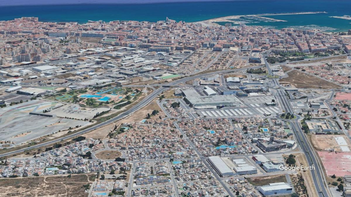 Venta de chalet adosado en Chalet adosado en Urbanización Doña Inés, 72, La Siesta - El Salado - Torreta, Torrevieja , Torrevieja photo 2