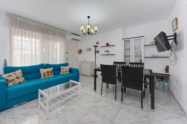 Chalet adosado en Urbanización Doña Inés, 72, La Siesta - El Salado - Torreta, Torrevieja photo 4