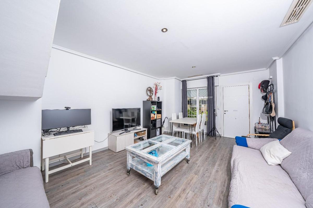 Venta de chalet adosado en  Chalet adosado en Calle Jávea, Zona Deportiva-Nuevo Altabix, Elche / Elx , Elche / Elx photo 4