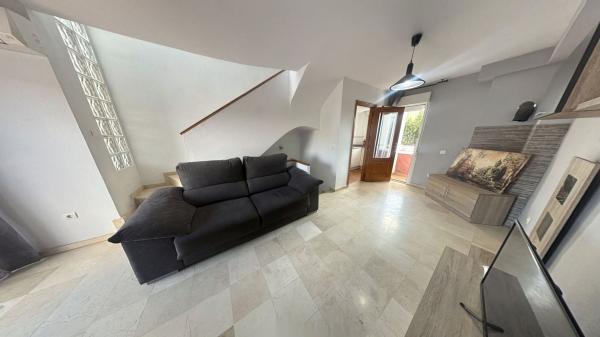 Chalet adosado en Columbretes, Petrer photo 1