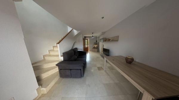 Chalet adosado en Columbretes, Petrer thumbnail 1