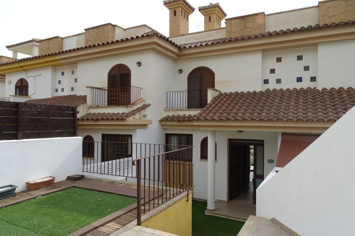 Venta de chalet adosado en Chalet adosado en Avenida Baronia de Polop, 4, Casco urbano, Polop , Polop photo 2