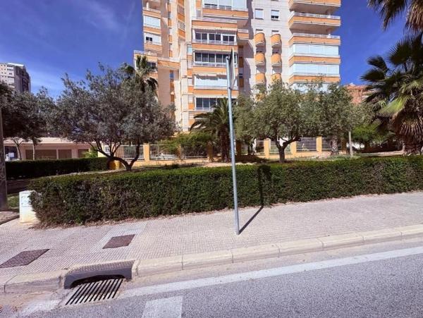 Mieszkanie na sprzedaż w  Piso en Avenida de Benissa, Playa de Poniente, Benidorm, Benidorm photo 4