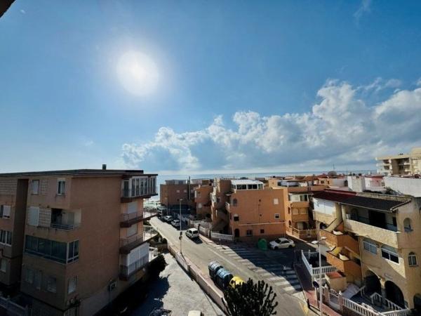 Venta de piso en Piso en Calle Antonio Gil, Gaspar Perrelló, Torrevieja, Torrevieja
 photo 1