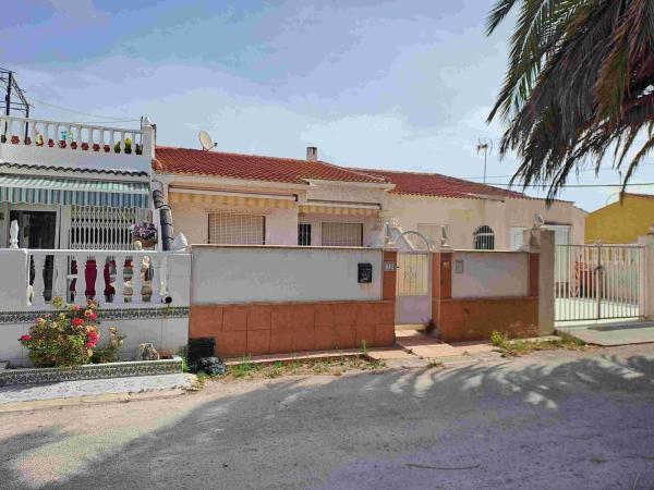 Chalet pareado en Invierno, 35, La Siesta - El Salado - Torreta, Torrevieja thumbnail 2