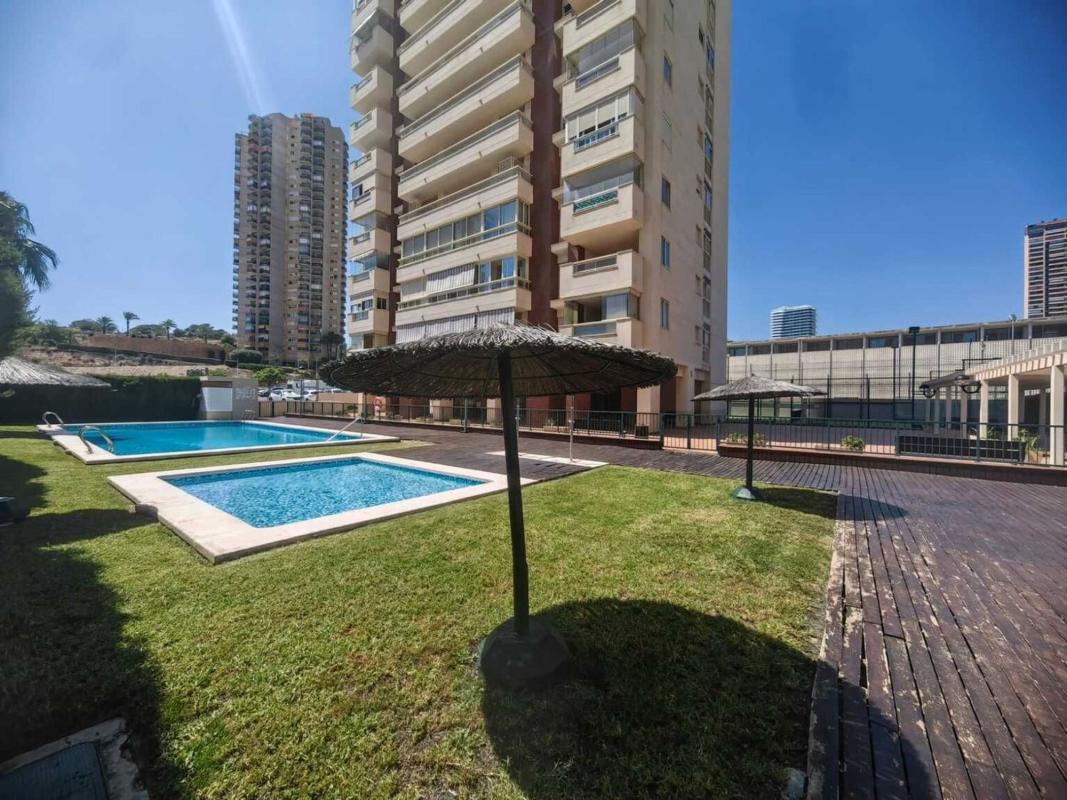 Venta de piso en Piso en Calle Presidente Adolfo Suárez, Pueblo Poniente, Benidorm, Benidorm
photo 1