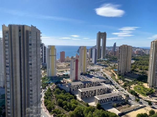 Sprzedaż mieszkania w Piso en Calle Presidente Adolfo Suárez, Pueblo Poniente, Benidorm, Benidorm
 photo 1