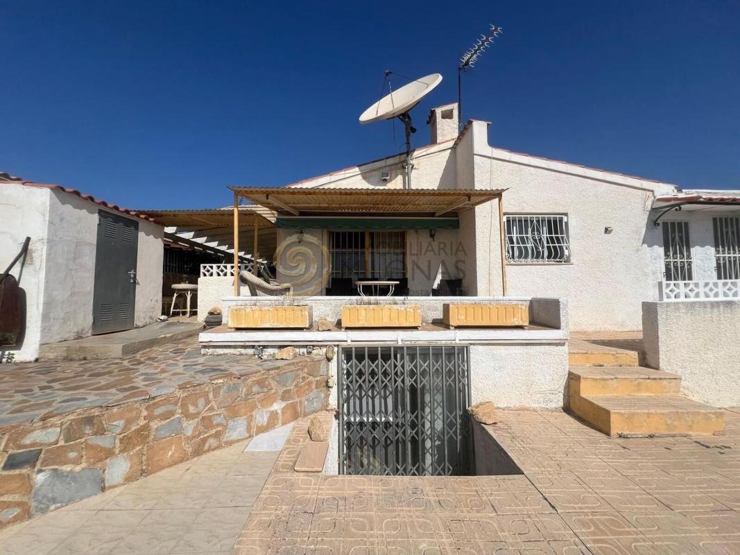 Properties for sale and rent in Spain photo 2