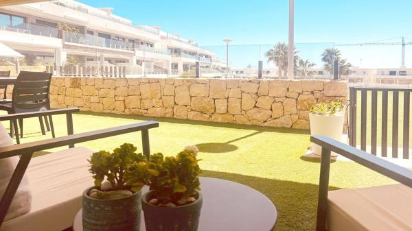 Продажа квартиры на Piso en Calle d'Equador, Balcón de Finestrat-Terra Marina, Finestrat, Финестрат
thumbnail 2