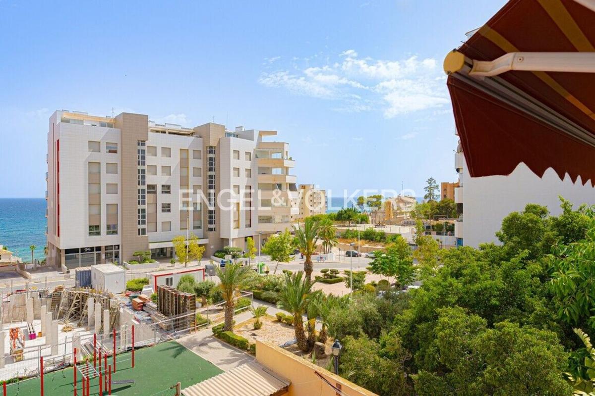 Продажа квартиры на Piso en Calle Colón, Platja Vila Joiosa, La Villajoyosa / Vila Joiosa, Ла Виллахойоса / Вила Хойоса
photo 2