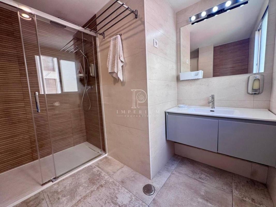 Venta de piso en Piso en Calle del Mercat, 3 -1, Centro Urbano, Benidorm, Benidorm
 photo 2