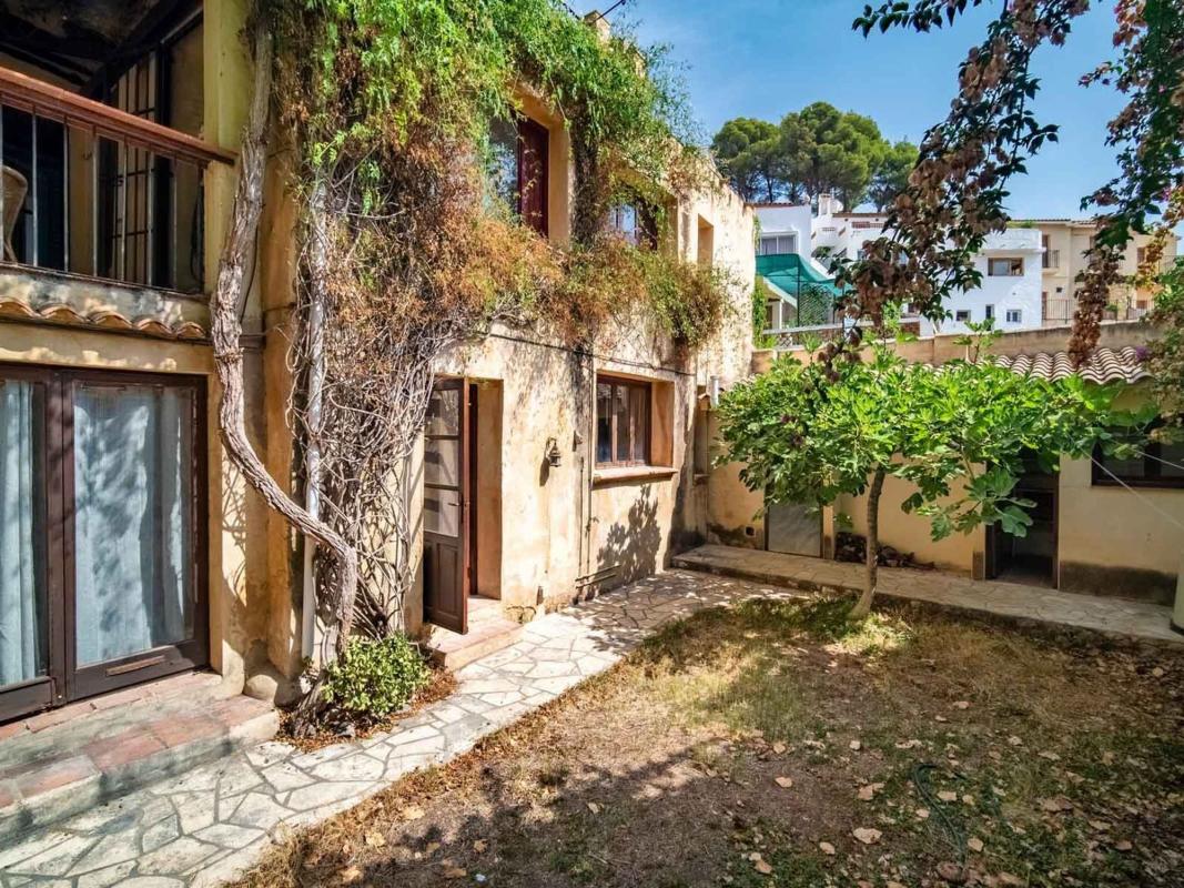 Properties for sale and rent in Spain photo 2
