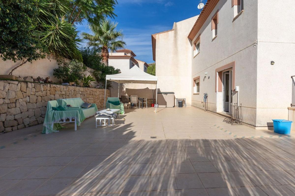 Properties for sale and rent in Spain photo 2