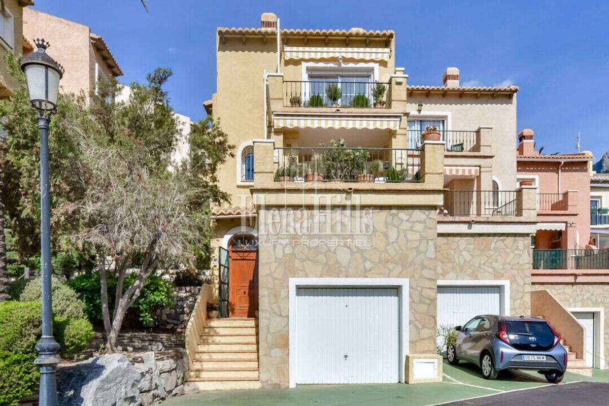 Propiedades en venta y alquiler en España photo 1