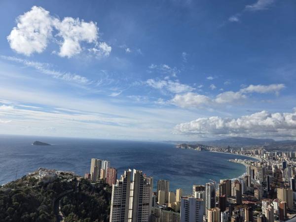 Venta de piso en Piso en Calle Pekín, Zona Sierra Helada, Benidorm, Benidorm
photo 1