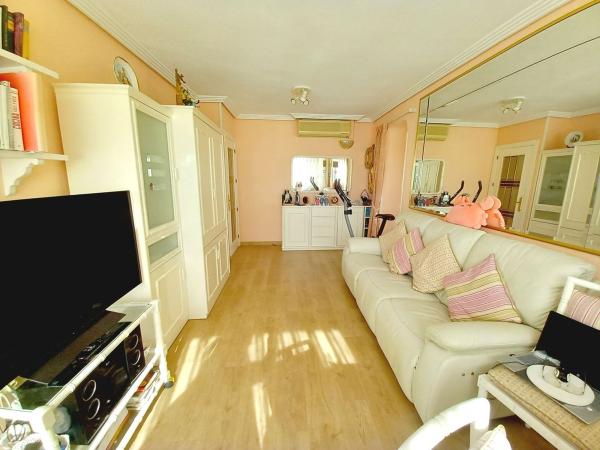 Venta de piso en Piso en Calle Esperanto, Pueblo Levante, Benidorm, Benidorm
thumbnail 2