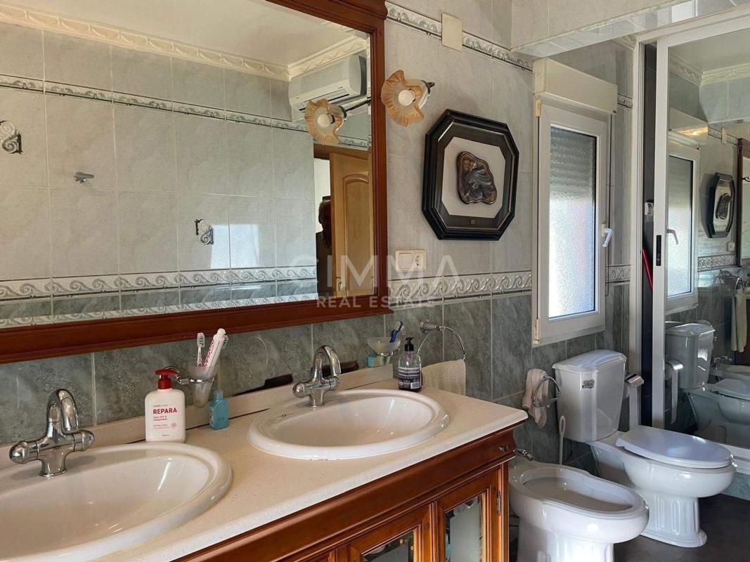 Properties for sale and rent in Spain photo 4