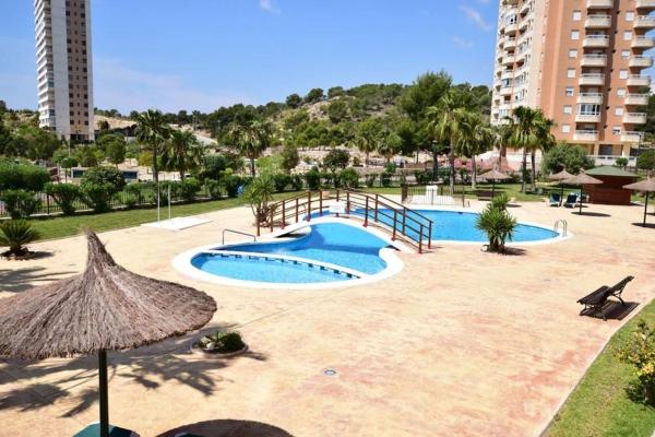 Ático en venta en Ático en Calle Presidente Adolfo Suárez, Pueblo Poniente, Benidorm, Benidorm thumbnail 2