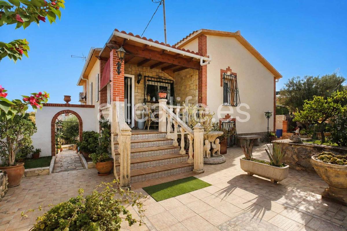 Недвижимость на продажу и в аренду в Испании photo 1