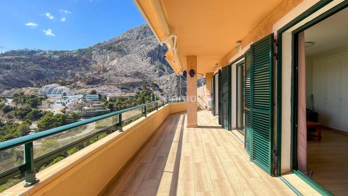 Продажа квартиры на Piso en Zona de Mascarat, Altea, Алтея
 photo 2