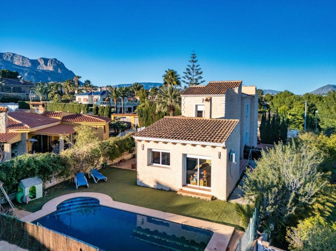 Properties for sale and rent in Spain photo 2