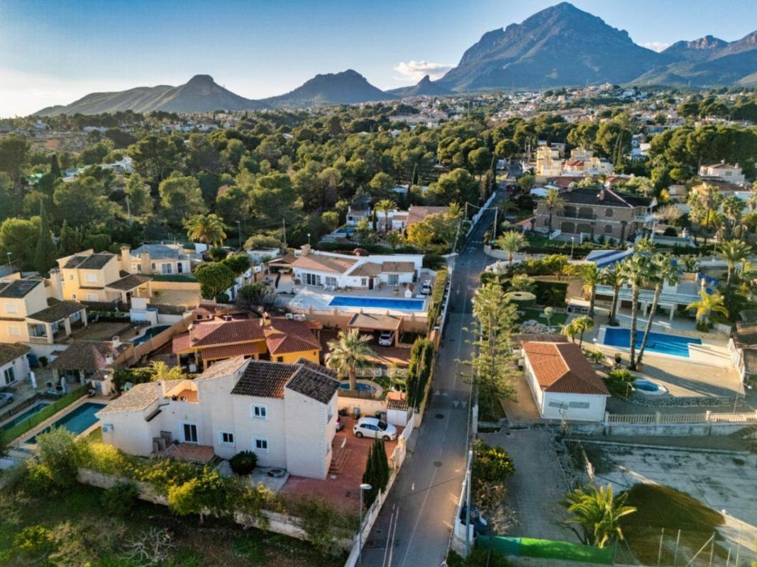 Properties for sale and rent in Spain photo 4