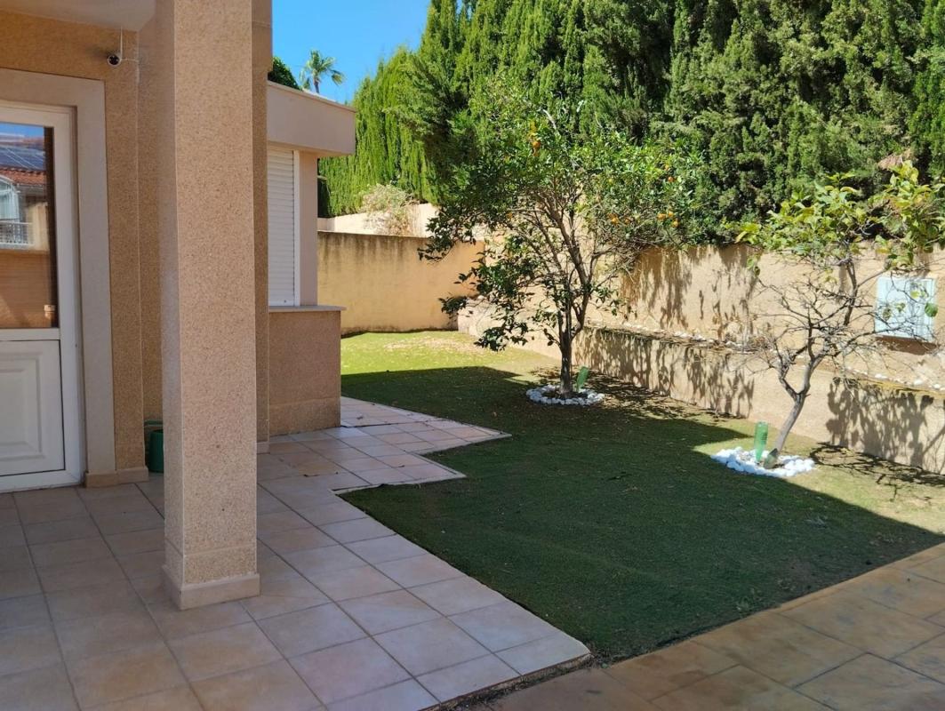 Properties for sale and rent in Spain photo 3
