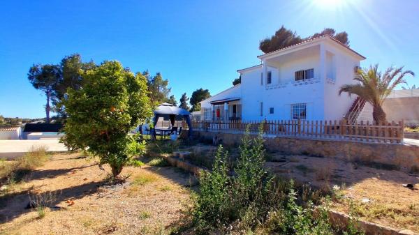 Independent chalet for sale in Casa o chalet en El Tossal-Bello Horizonte, La Nucia, La Nucia
thumbnail 2