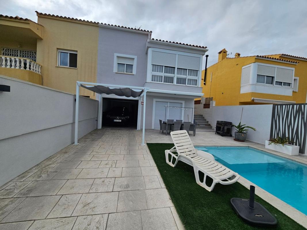 Properties for sale and rent in Spain photo 2