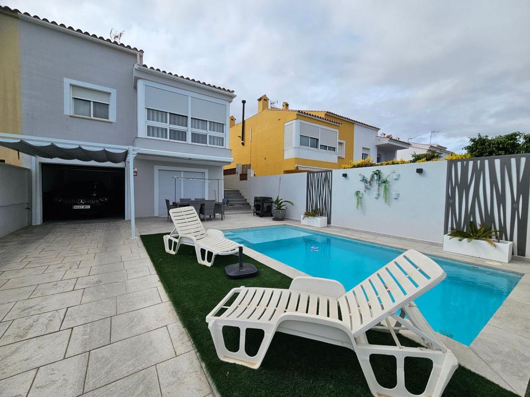 Properties for sale and rent in Spain photo 3