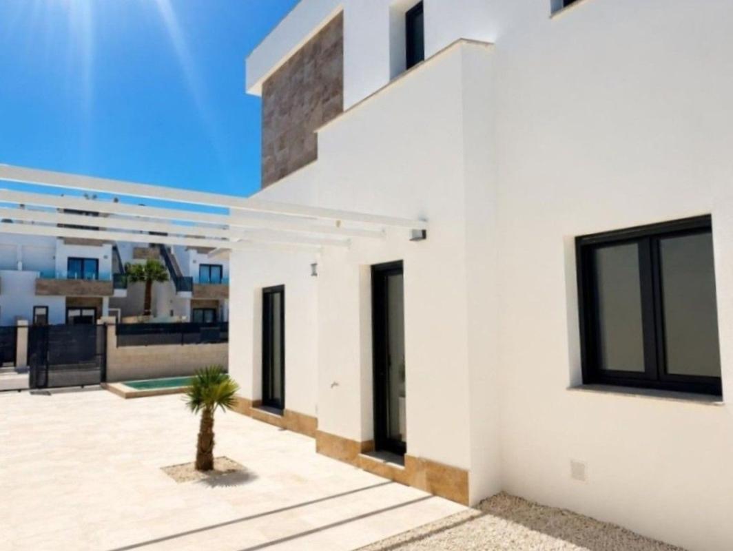 Properties for sale and rent in Spain photo 5