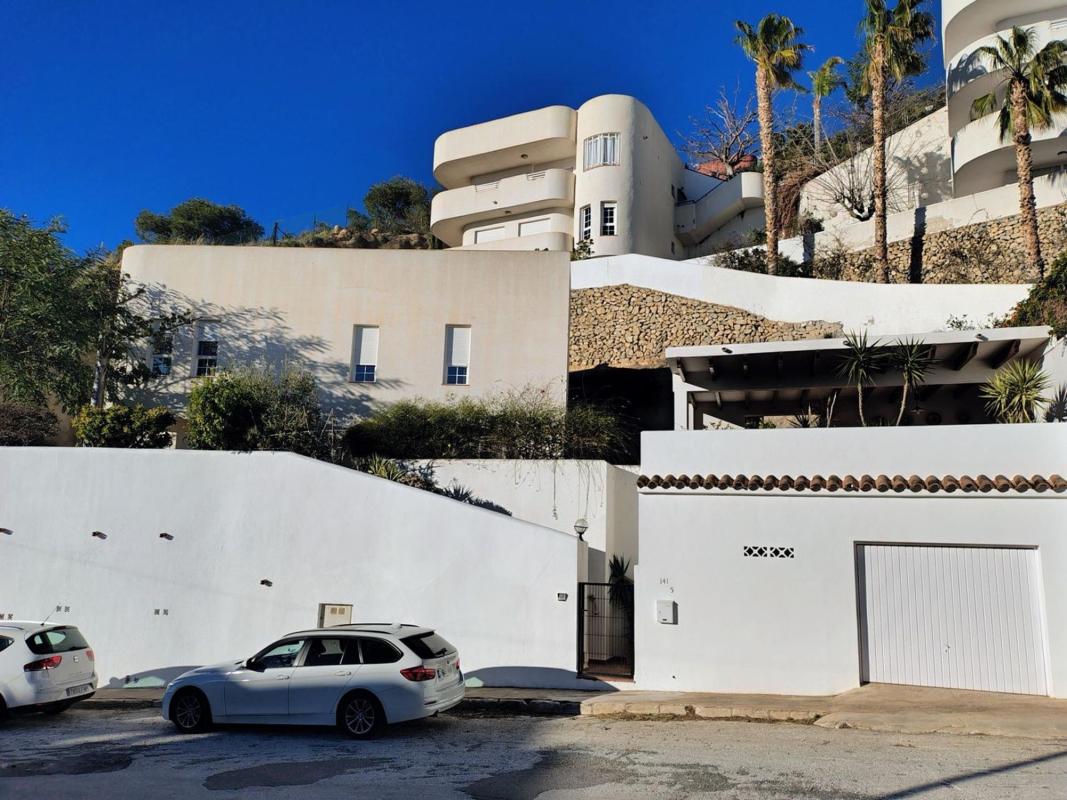 Properties for sale and rent in Spain photo 3