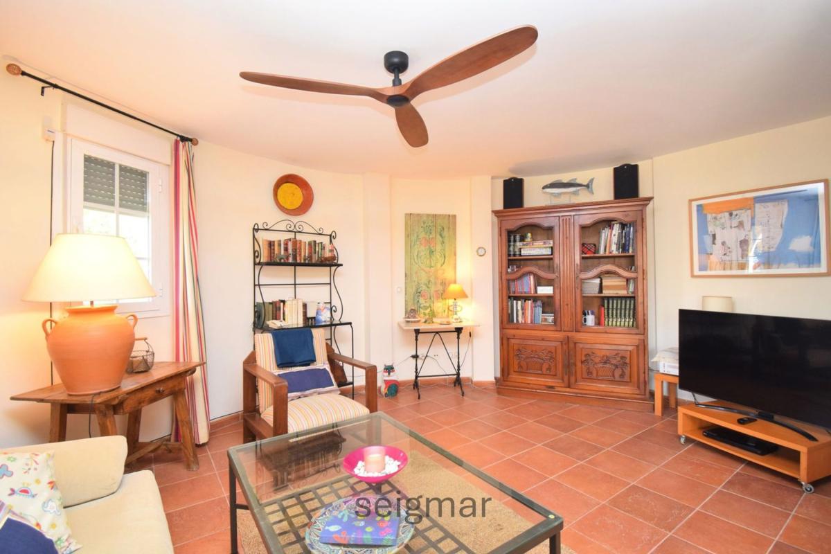 Properties for sale and rent in Spain photo 2