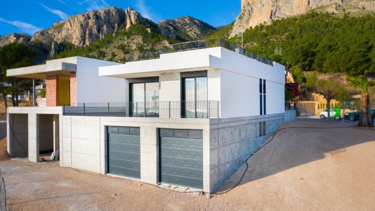 Propiedades en venta y alquiler en España photo 1