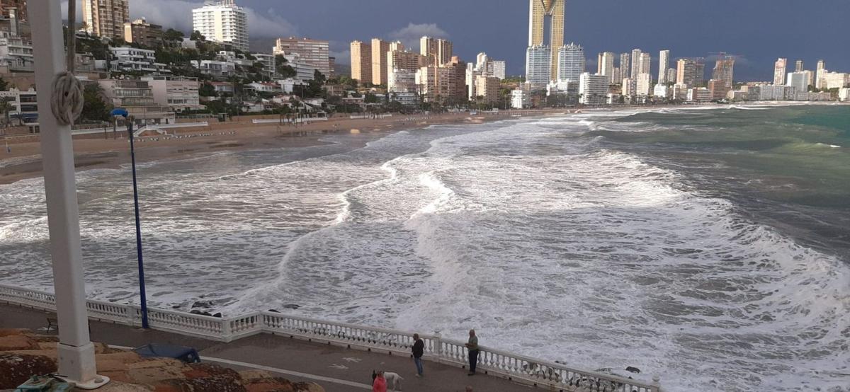 Venta de ático en  Ático en Paseo Tamarindos, 1, Playa de Poniente, Benidorm, Benidorm photo 2
