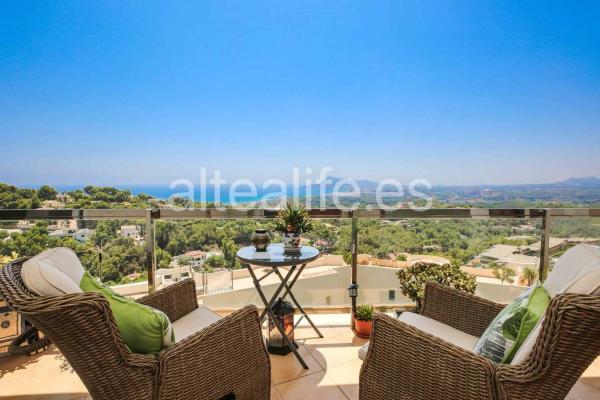 Продажа квартиры на Piso en Calle Media, Altea la Vella, Altea, Алтея
thumbnail 1