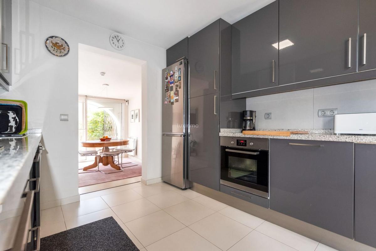 Properties for sale and rent in Spain photo 5