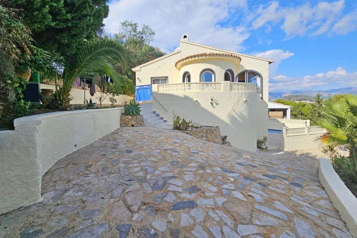 Properties for sale and rent in Spain photo 3
