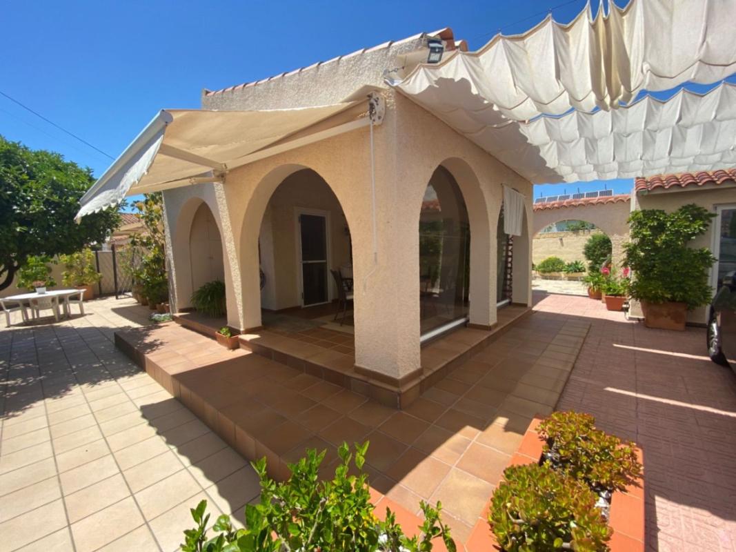 Properties for sale and rent in Spain photo 2