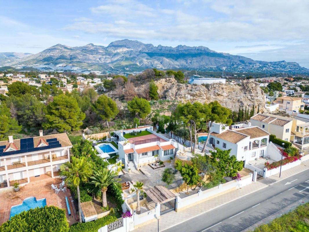 Properties for sale and rent in Spain photo 4