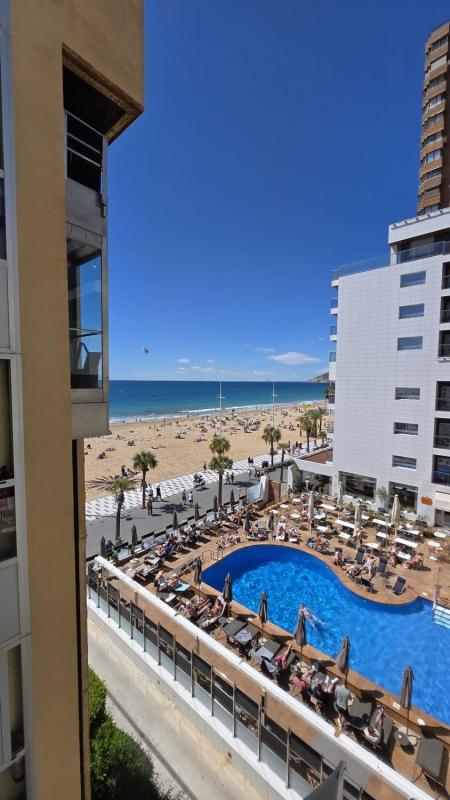 Продажа квартиры на Piso en Avenida Alcoi, Playa de Levante, Benidorm, Бенидорм
photo 1