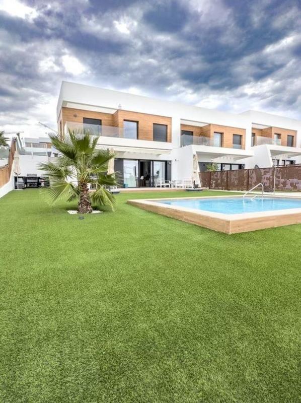 Sale of townhouse in  Chalet adosado en Benidorm Villas DeLuxe, Playa de Poniente, Benidorm , Benidorm photo 2