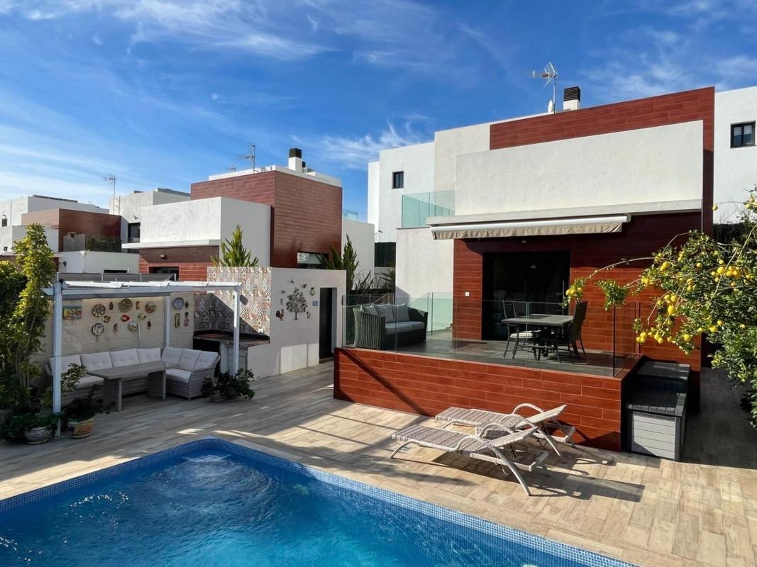 Propiedades en venta y alquiler en España photo 2