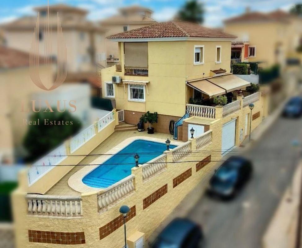 Properties for sale and rent in Spain photo 4