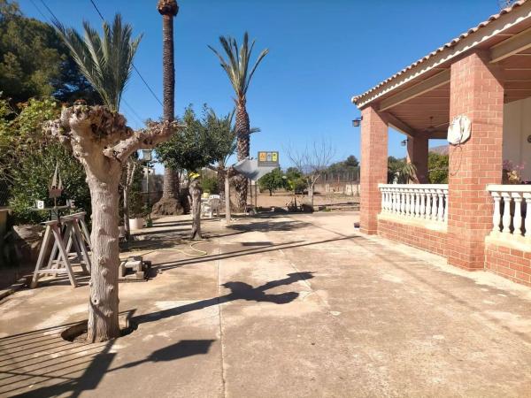 Продаётся загородный участок в Finca rústica en Pueblo Levante, Benidorm , Бенидорм thumbnail 2