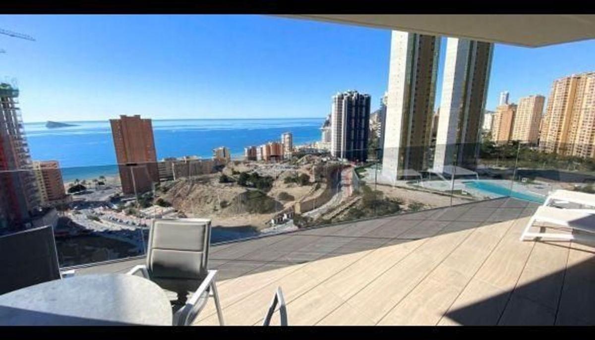 Sale of apartment in Piso en Calle Presidente Adolfo Suárez, Pueblo Poniente, Benidorm, Benidorm
photo 2